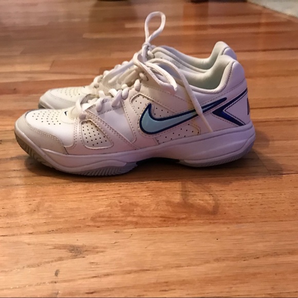 Nike Shoes - Nike Tennis Sneakers, Size 6